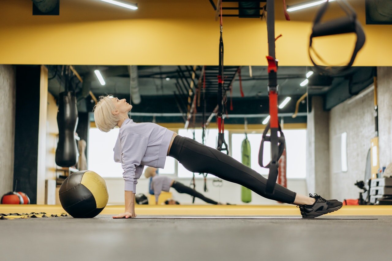 Pilates lopta je najsvestraniji rekvizit za vježbanje pilatesa